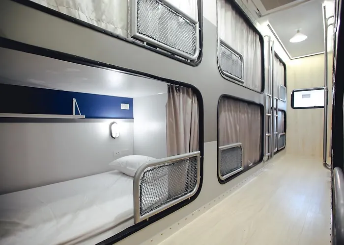 Tales Khaosan Hostel *